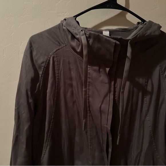 Lululemon City Stroll Jacket Grey Sage - Picture 7 of 12